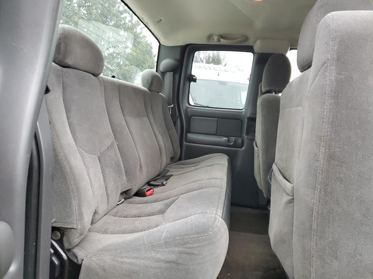 2005 Chevrolet Silverado VIN 1GCEK19Z95Z124875 Copart auction photo, rear end / minor dent/scratches damage thumbnail 10