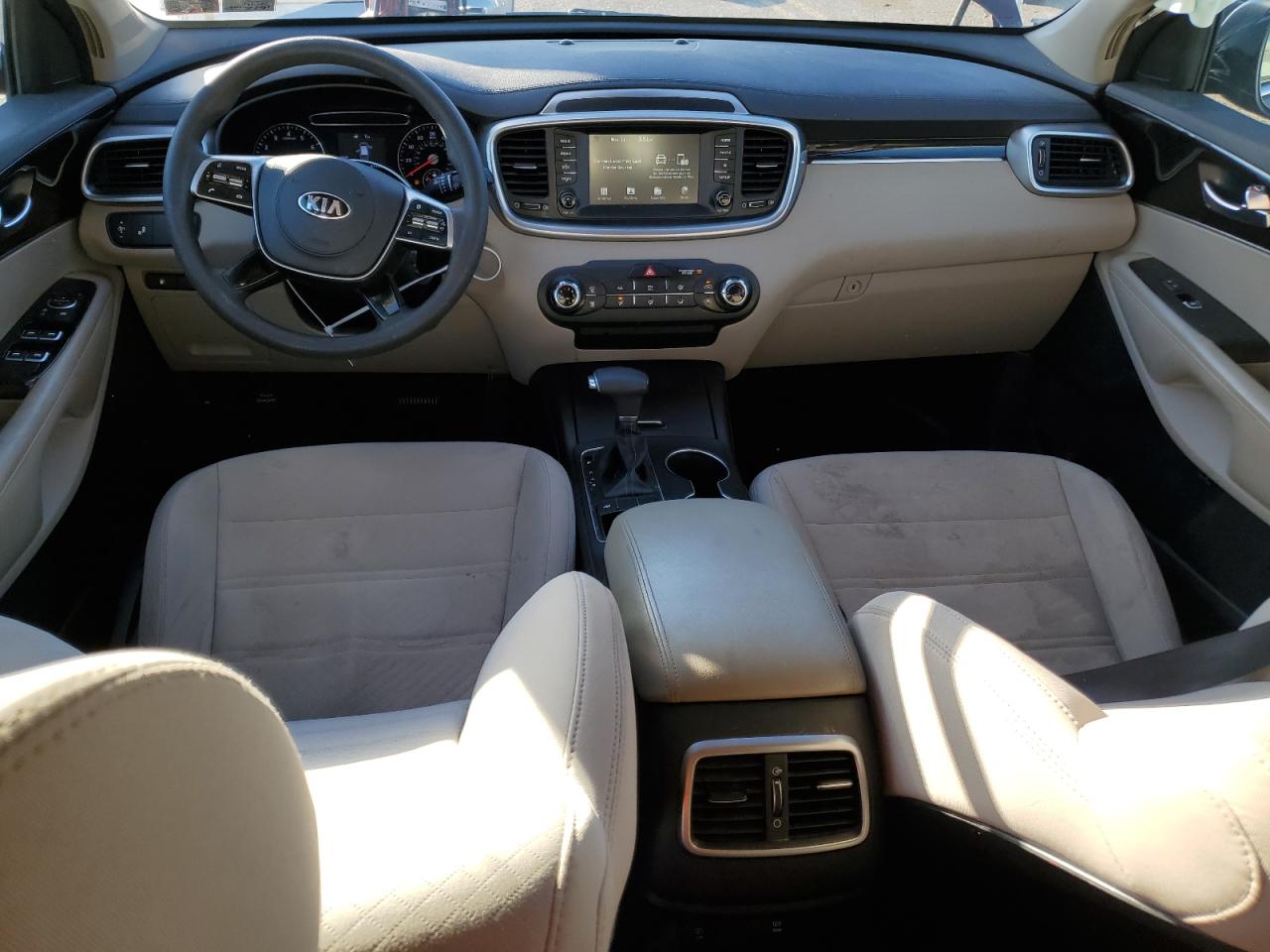 2019 KIA Sorento VIN 5XYPG4A35KG549815 Copart auction photo, side / front end damage thumbnail 8