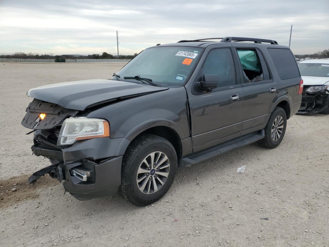2017 Ford Expedition VIN 1FMJU1HTXHEA42683