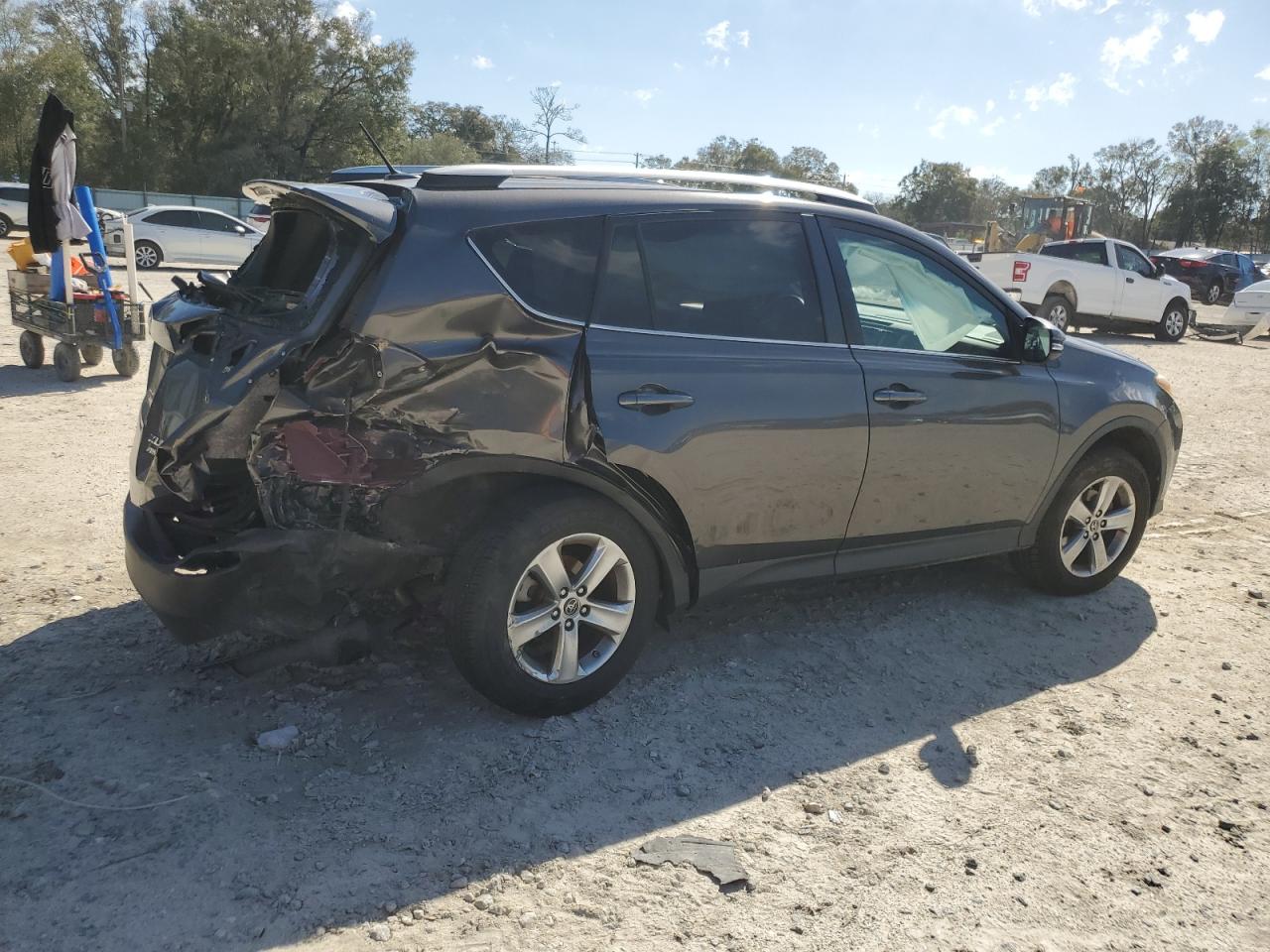 2015 Toyota RAV 4 VIN 2T3RFREV7FW287808 Copart auction photo, front end / rear end damage thumbnail 3