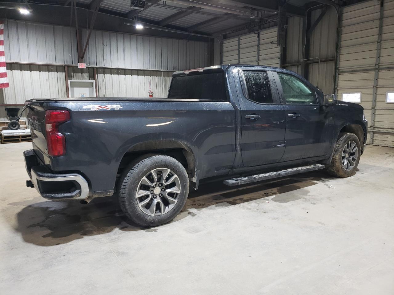 2021 Chevrolet Silverado VIN 1GCRYDED6MZ104674 Copart auction photo, side / minor dent/scratches damage thumbnail 3