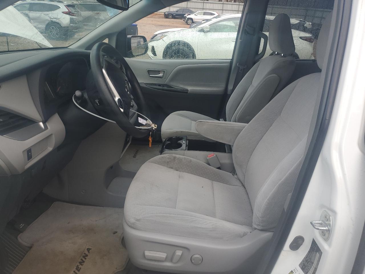 2015 Toyota Sienna VIN 5TDKK3DC2FS608102 Copart auction photo, rear end / minor dent/scratches damage thumbnail 7