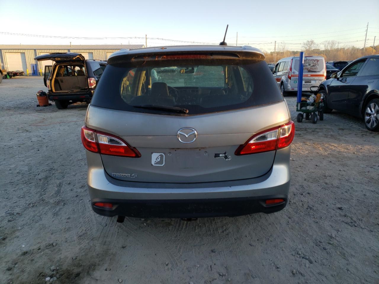 2012 Mazda 5 VIN JM1CW2DL8C0126946 Copart auction photo, normal wear / minor dent/scratches damage thumbnail 6