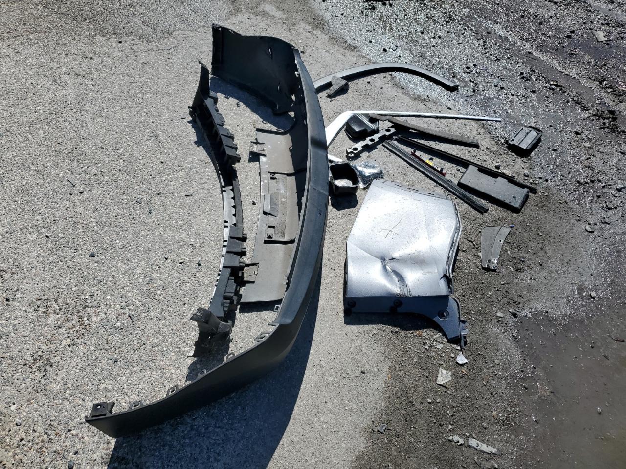 2020 Chevrolet Traverse VIN 1GNERFKW9LJ316325 Copart auction photo, side / rear end damage thumbnail 13