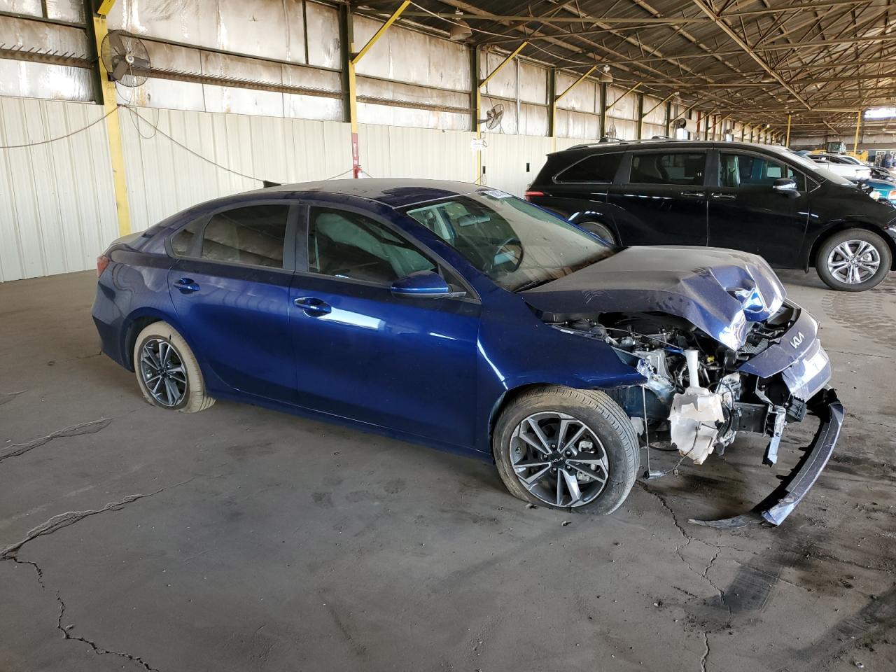 2024 KIA Forte VIN 3KPF24ADXRE703185 Copart auction photo, front end / side damage thumbnail 4