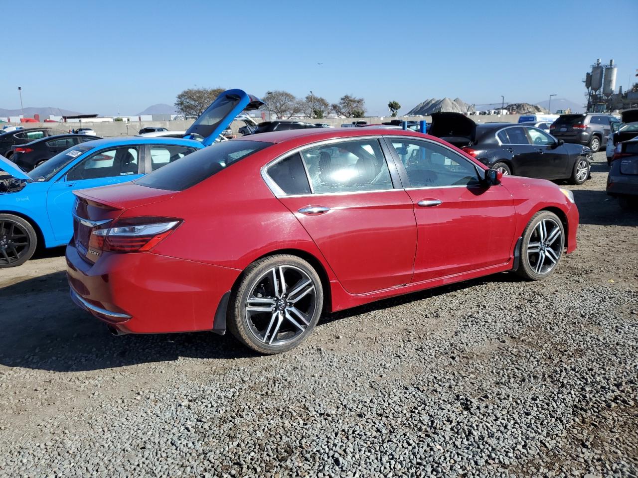 2017 Honda Accord VIN 1HGCR2F53HA111831 Copart auction photo, vandalism / front end damage thumbnail 3