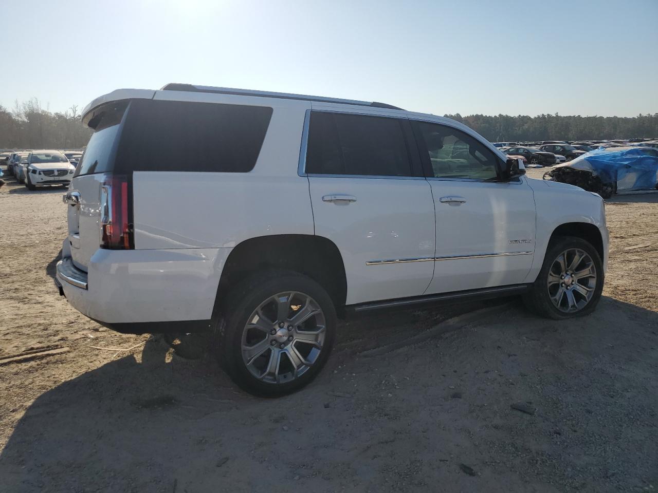 2015 GMC Yukon VIN 1GKS2CKJXFR664647 Copart auction photo, front end damage thumbnail 3