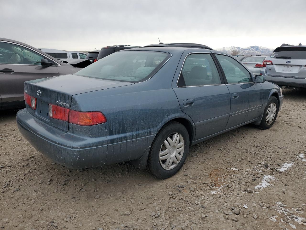 2000 Toyota Camry VIN JT2BG22K9Y0487900 Copart auction photo, minor dent/scratches damage thumbnail 3