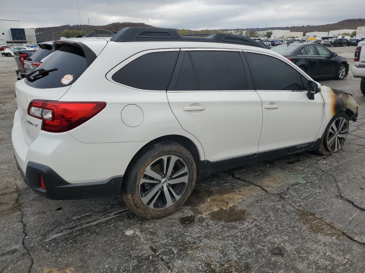 2019 Subaru Outback VIN 4S4BSANCXK3253660 Copart auction photo, burn - engine / burn - interior damage thumbnail 3