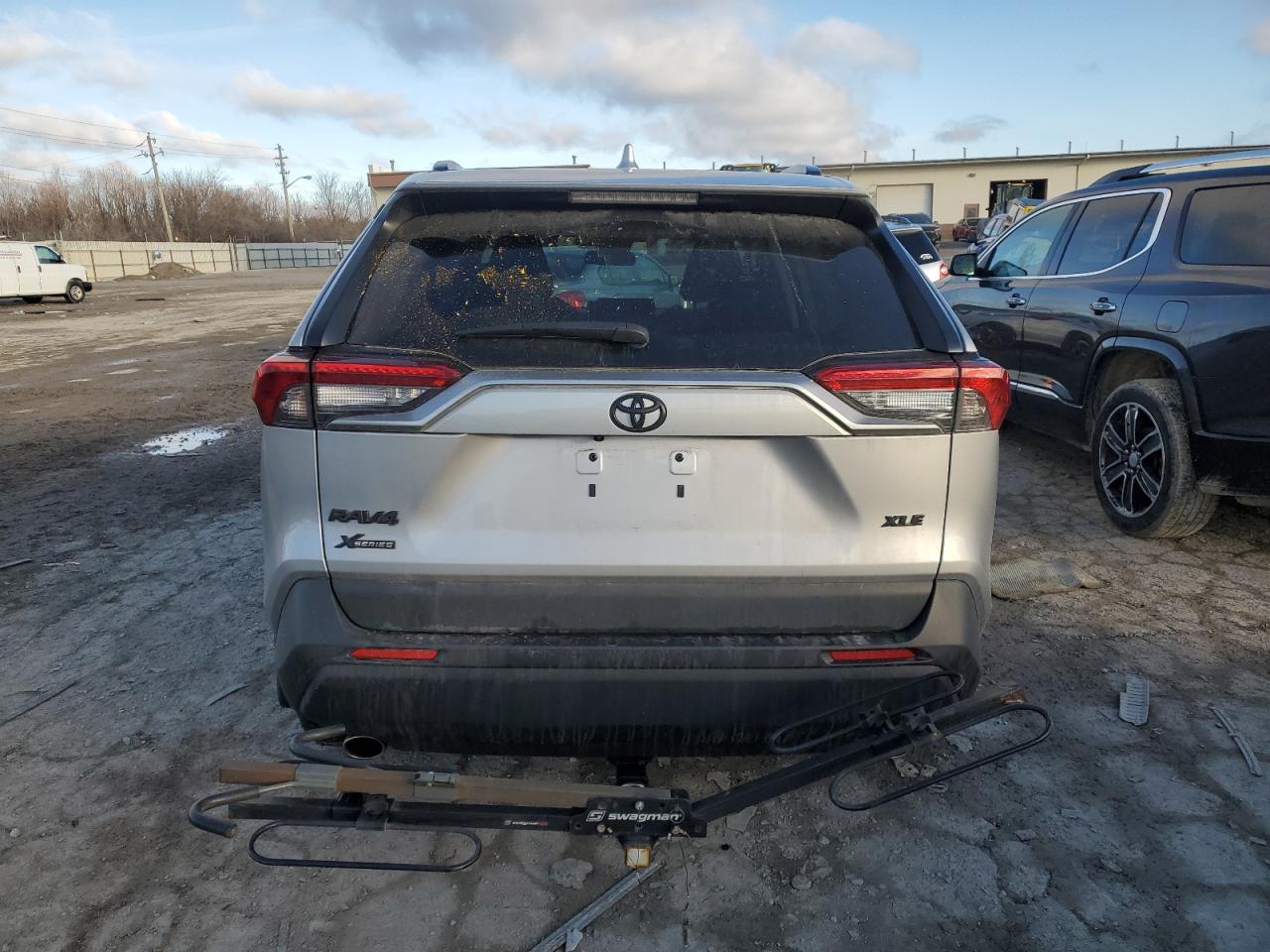 2022 Toyota RAV 4 VIN 2T3W1RFV8NC190228 Copart auction photo, front end / minor dent/scratches damage thumbnail 6