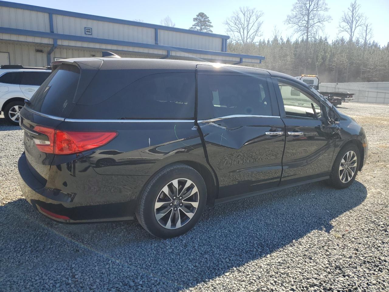 2021 Honda Odyssey VIN 5FNRL6H73MB027610 Copart auction photo, side damage thumbnail 3