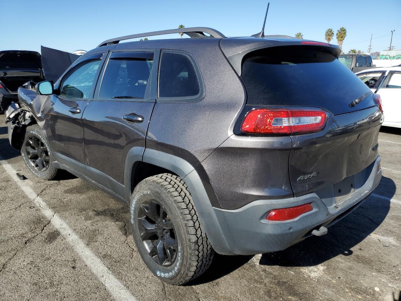 2018 Jeep Cherokee VIN 1C4PJMBX8JD549615 Copart auction photo, front end / minor dent/scratches damage thumbnail 2