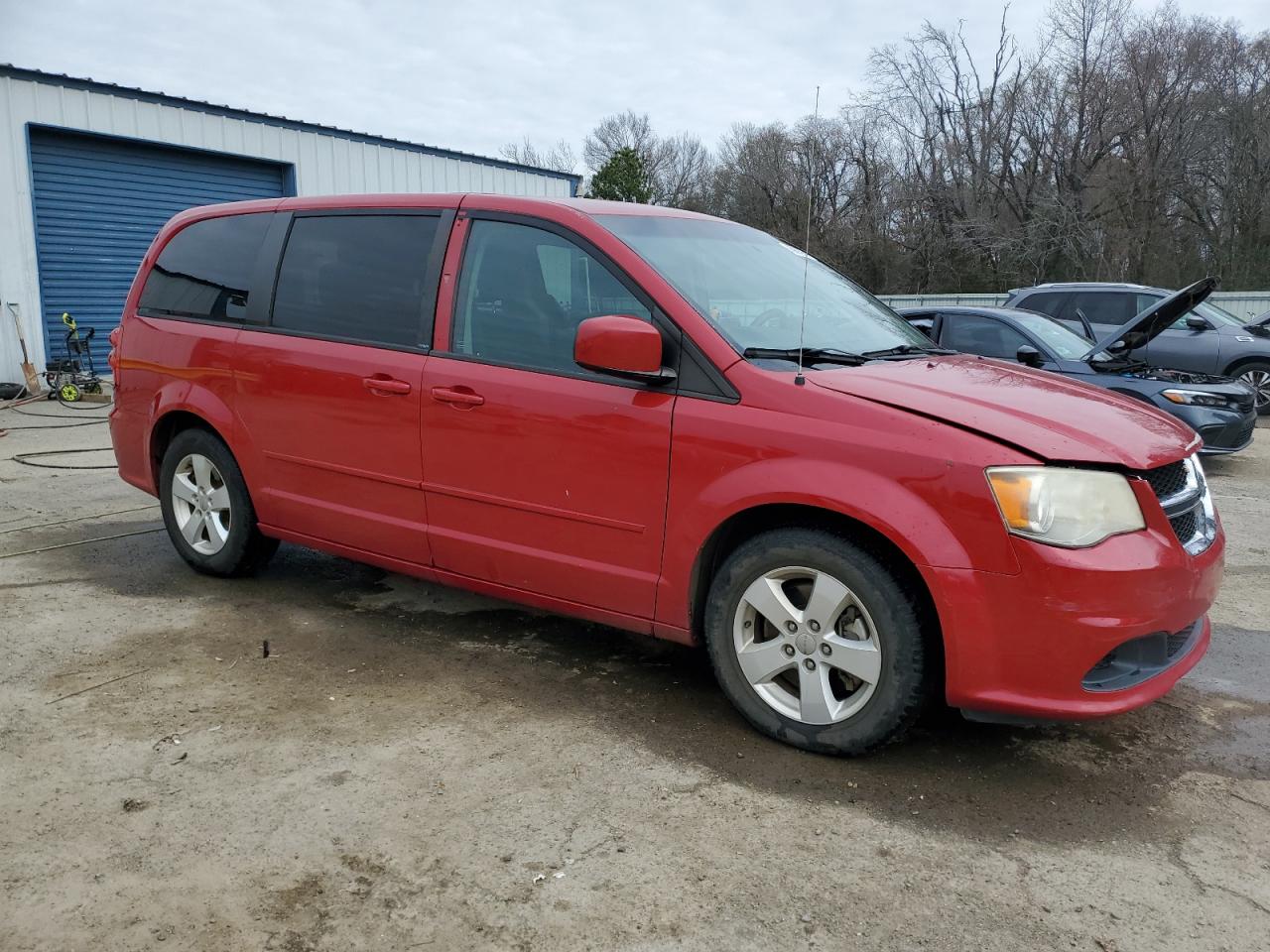 2014 Dodge Caravan VIN 2C4RDGBG9ER201066 Copart auction photo, side / front end damage thumbnail 4