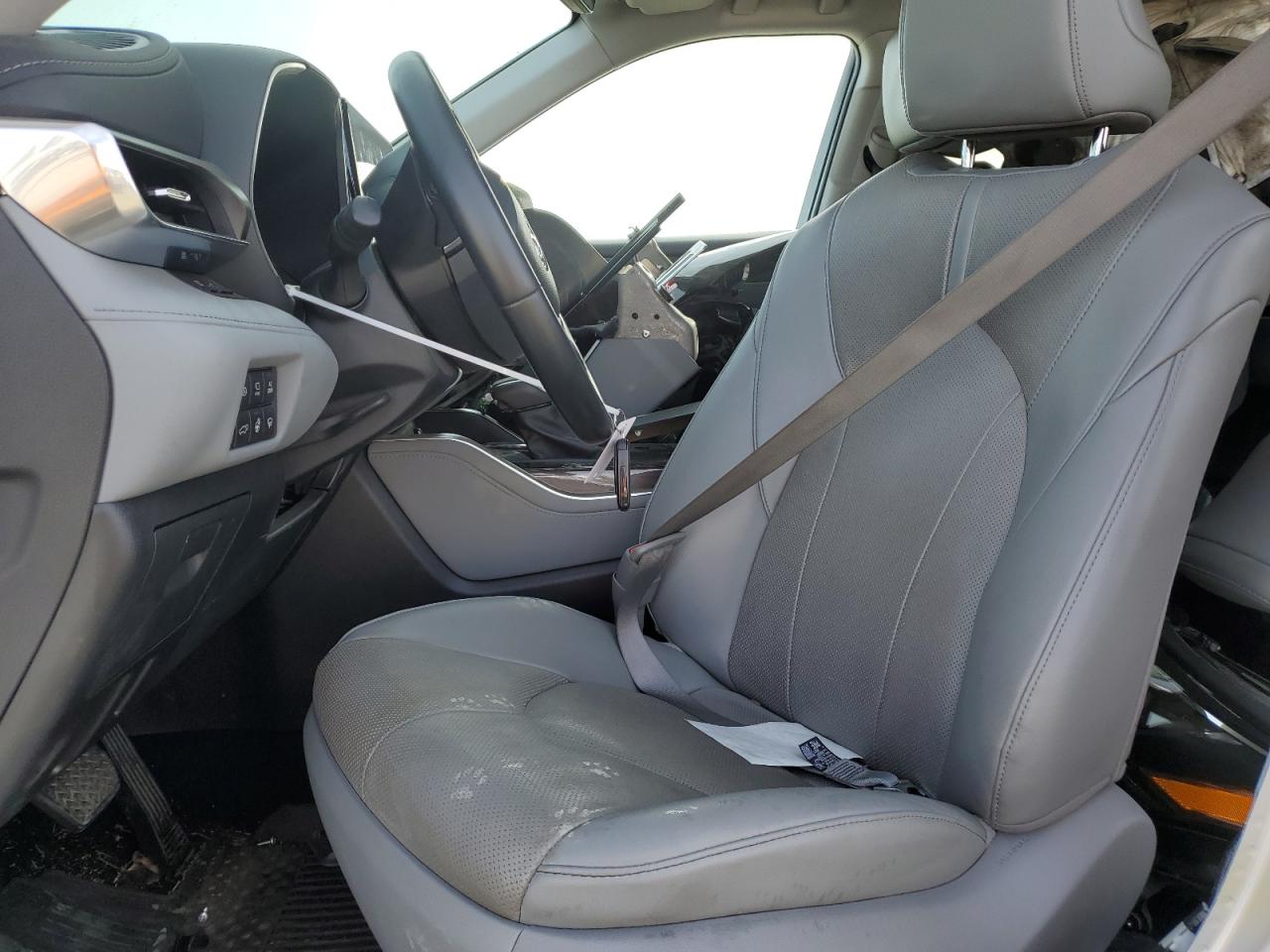 2022 Toyota Highlander VIN 5TDXBRCH8NS543728 Copart auction photo, side / all over damage thumbnail 7