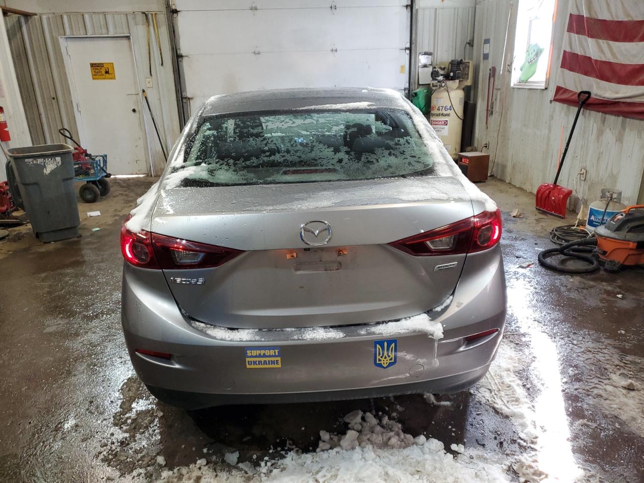 2016 Mazda 3 VIN JM1BM1T73G1314998 Copart auction photo, front end / minor dent/scratches damage thumbnail 6