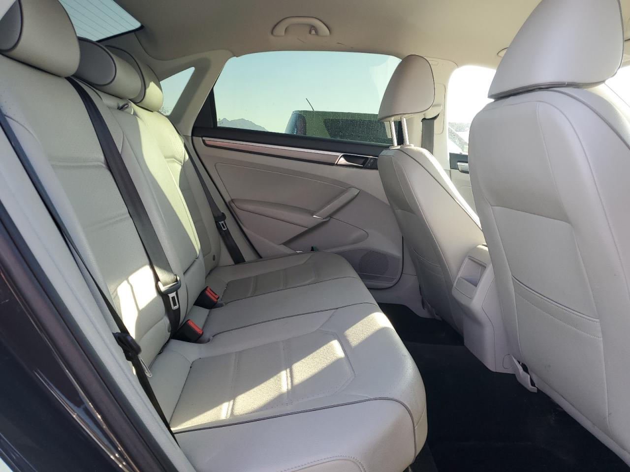 2017 Volkswagen Passat VIN 1VWDT7A3XHC052804 Copart auction photo, front end damage thumbnail 10