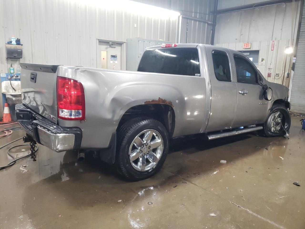 2013 GMC Sierra VIN 1GTR2VE70DZ185060 Copart auction photo, front end / rear end damage thumbnail 3