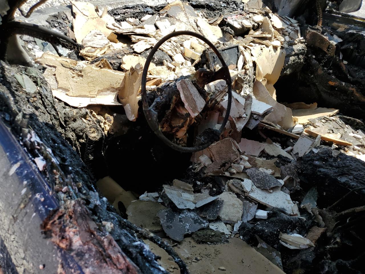 2015 Ford Explorer VIN 1FM5K8D82FGA81206 Copart auction photo, burn damage thumbnail 8