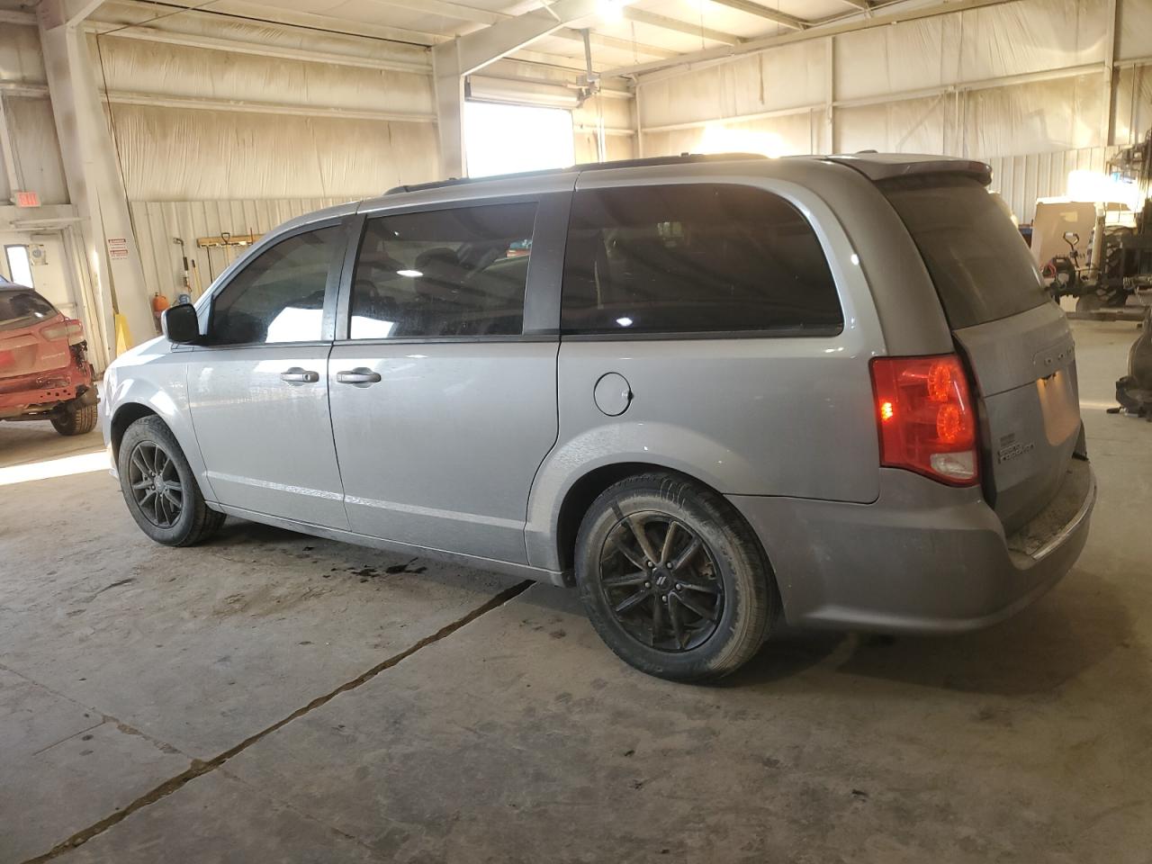 2019 Dodge Caravan VIN 2C4RDGEG4KR690645 Copart auction photo, all over damage thumbnail 2