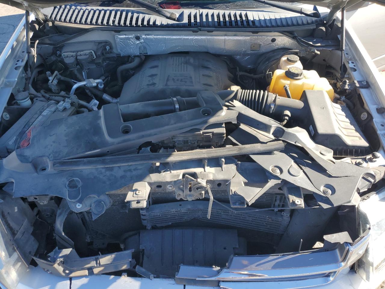 2015 Ford Expedition VIN 1FMJU1KT6FEF49067 Copart auction photo, front end / minor dent/scratches damage thumbnail 12