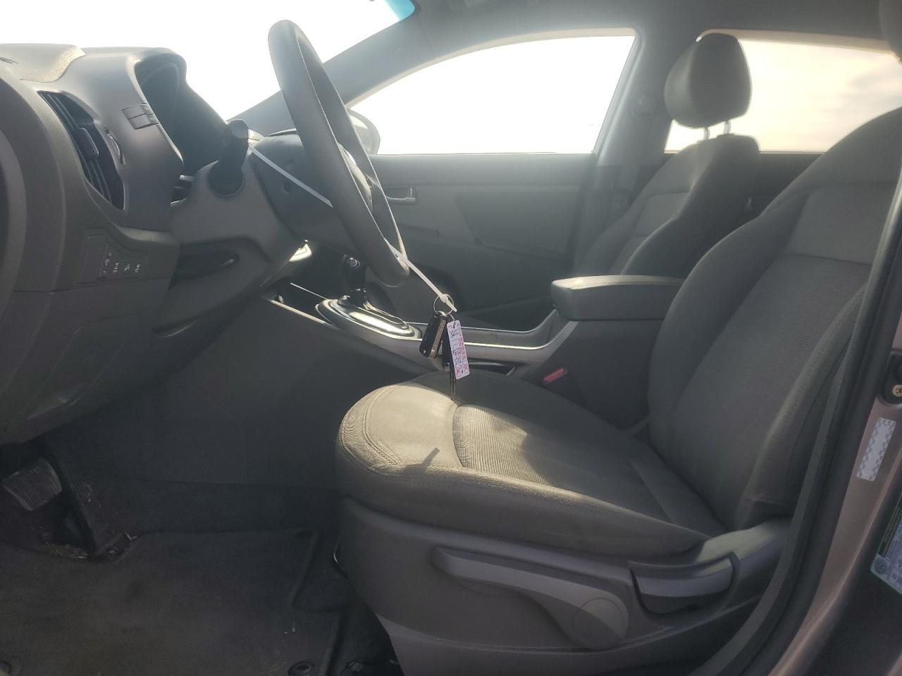 2013 KIA Sportage VIN KNDPBCA25D7420263 Copart auction photo, rear end / minor dent/scratches damage thumbnail 7