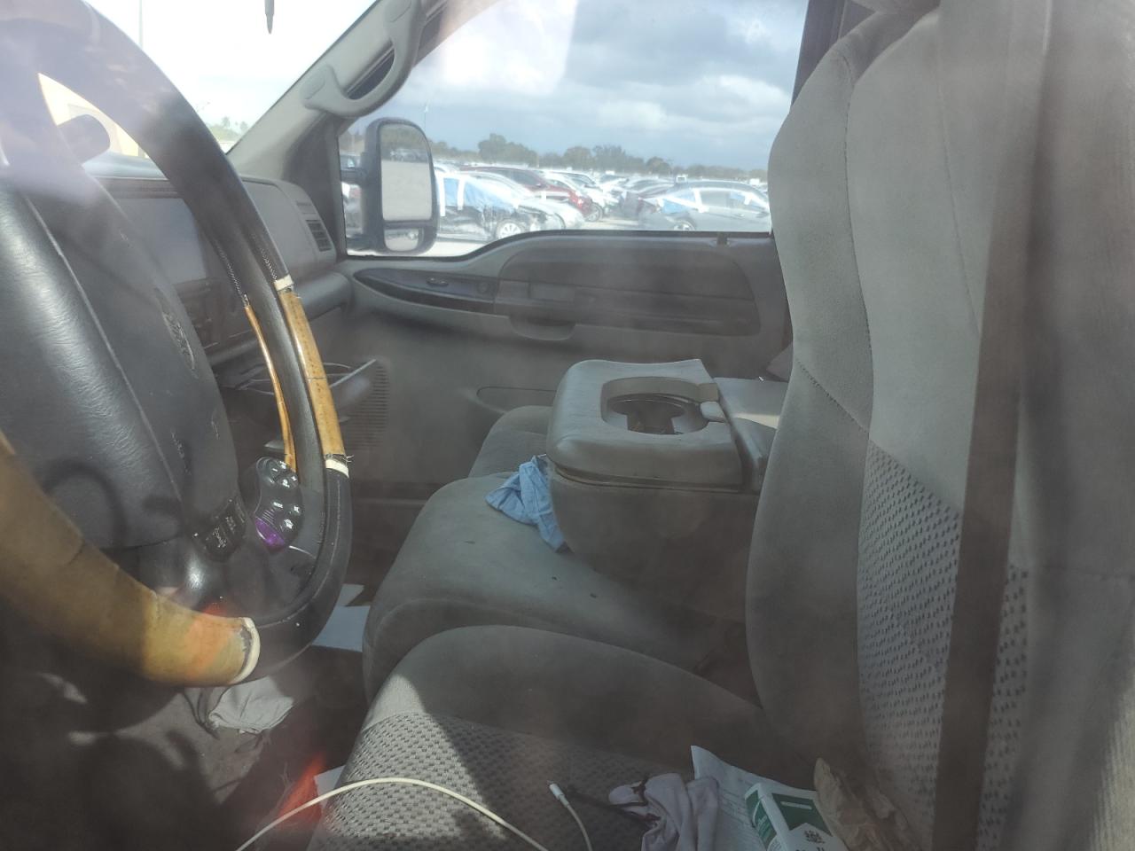 2001 Ford F250 VIN 1FTNX21L91EC07772 Copart auction photo, biohazard/chemical / minor dent/scratches damage thumbnail 7