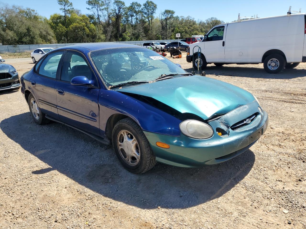 1997 Ford Taurus VIN 1FALP52U2VG260801 Copart auction photo, front end damage thumbnail 4