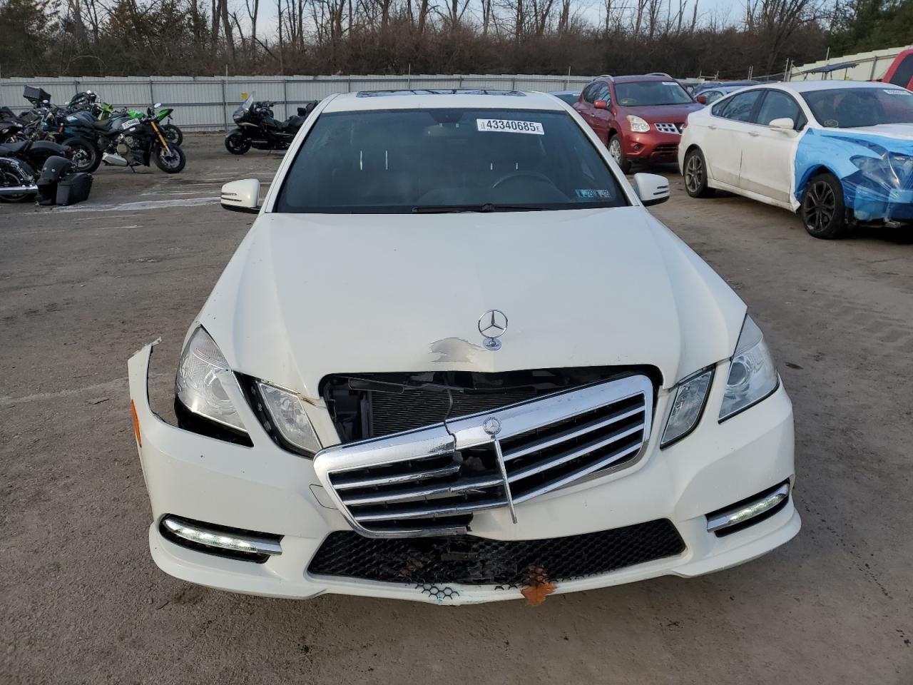 2012 Mercedes-Benz E-klasse VIN WDDHF8JB8CA629784 Copart auction photo, front end damage thumbnail 5