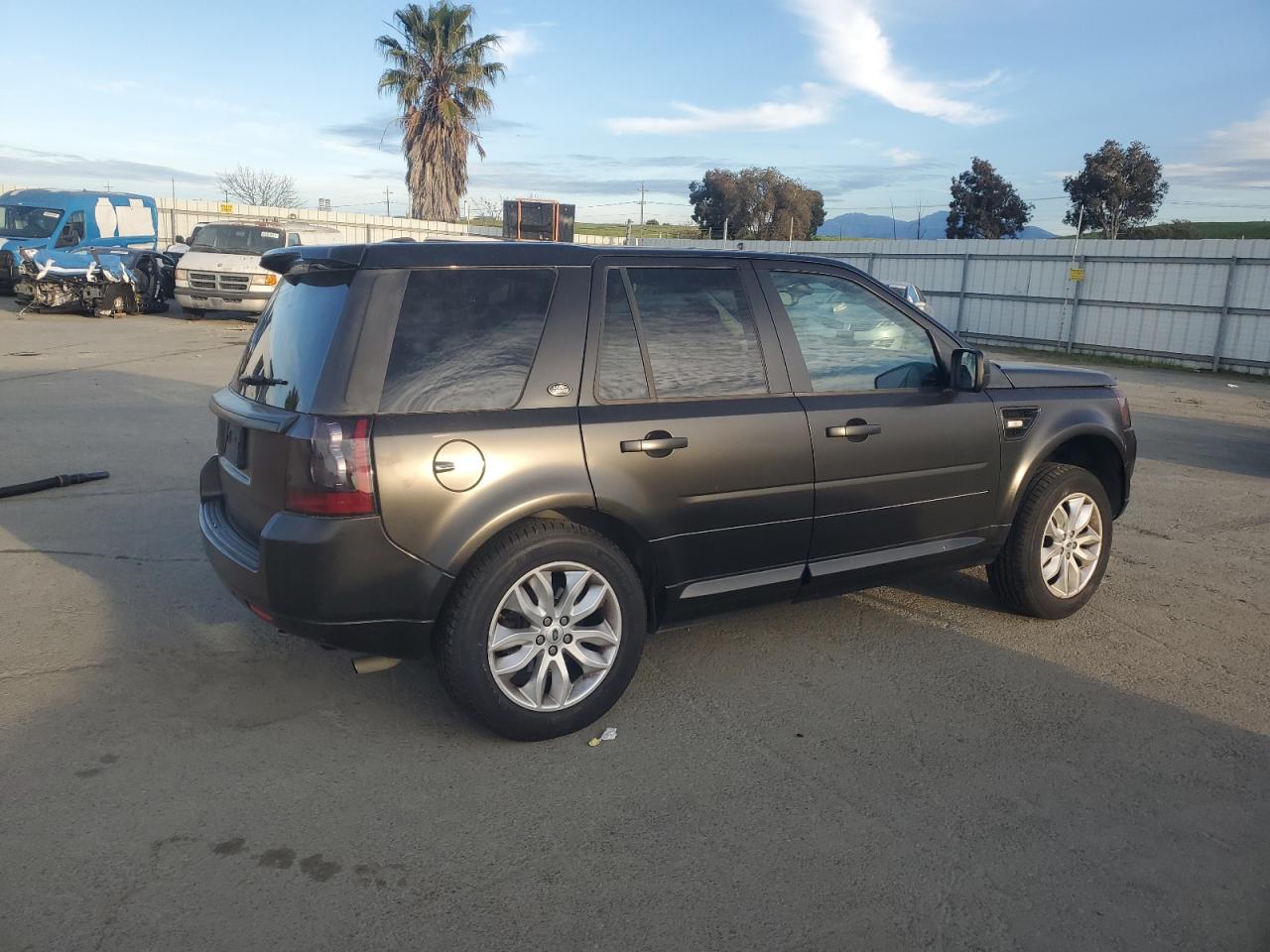 2011 Land Rover LR2 VIN SALFR2BN0BH253014 Copart auction photo, undercarriage / rear end damage thumbnail 3
