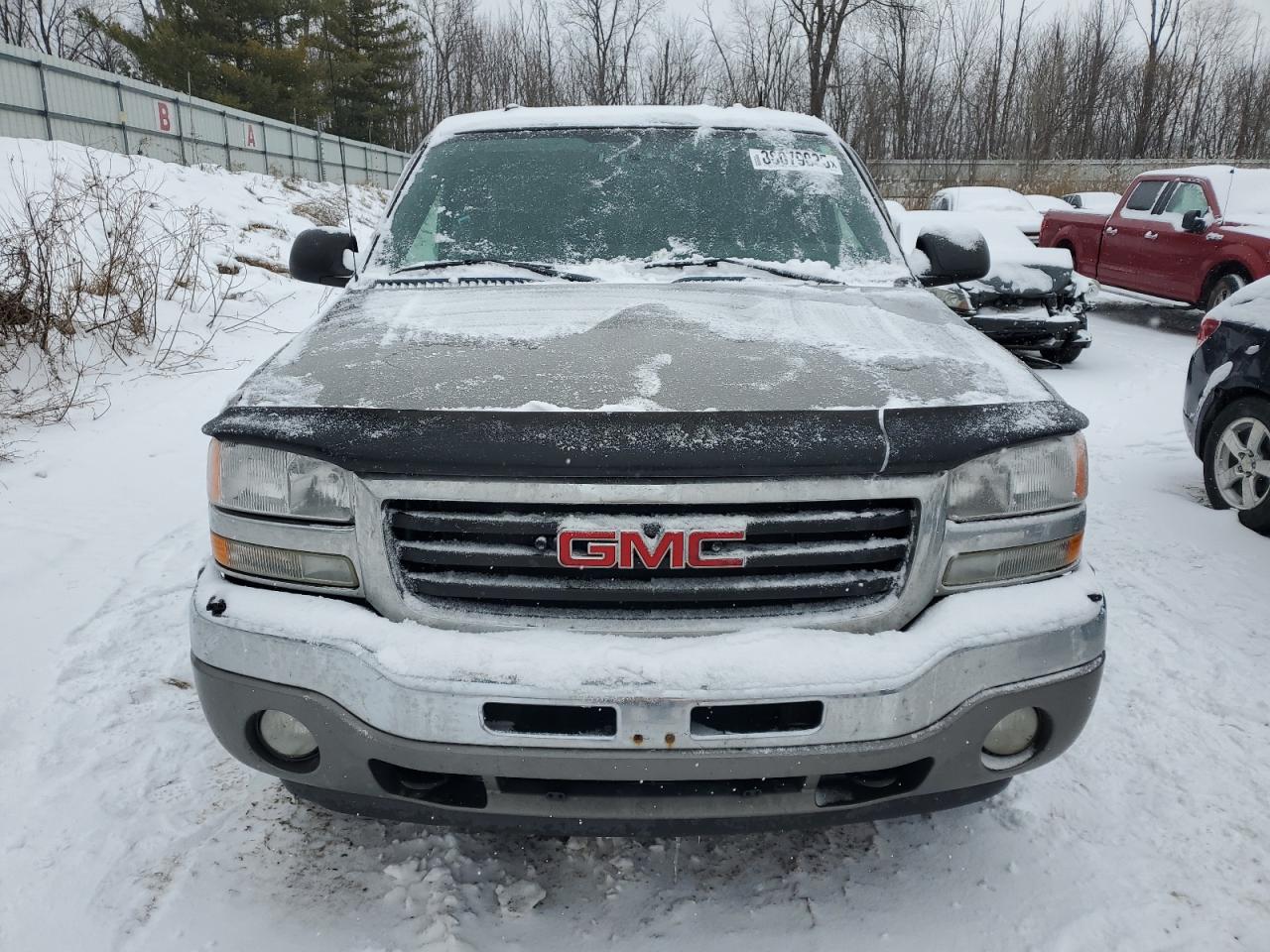2005 GMC Sierra VIN 1GTEK19B35Z301987 Copart auction photo, side / minor dent/scratches damage thumbnail 5