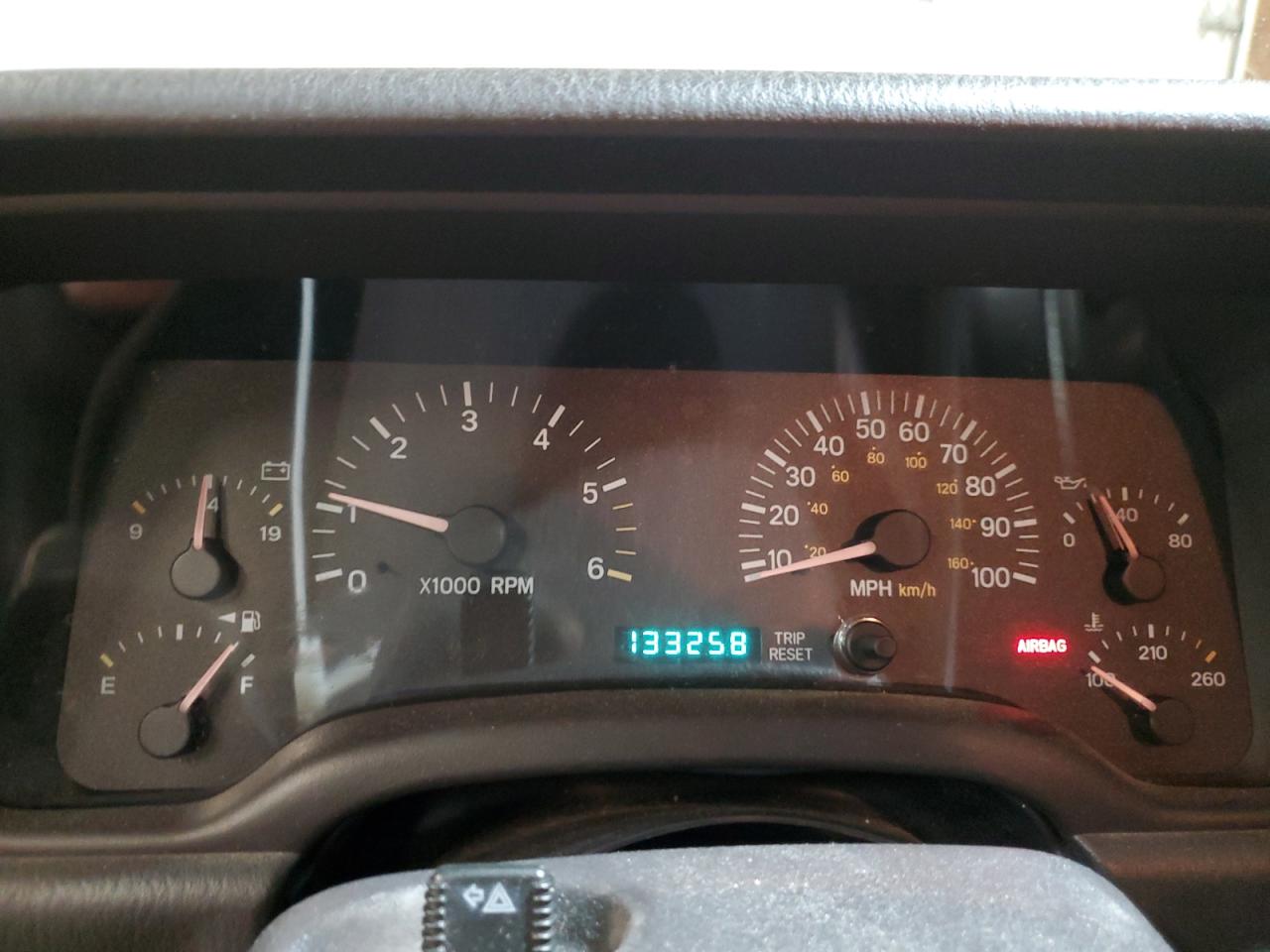 2001 Jeep Grand Cherokee VIN 1J4FF48S61L562355 Copart auction photo, front end damage thumbnail 9
