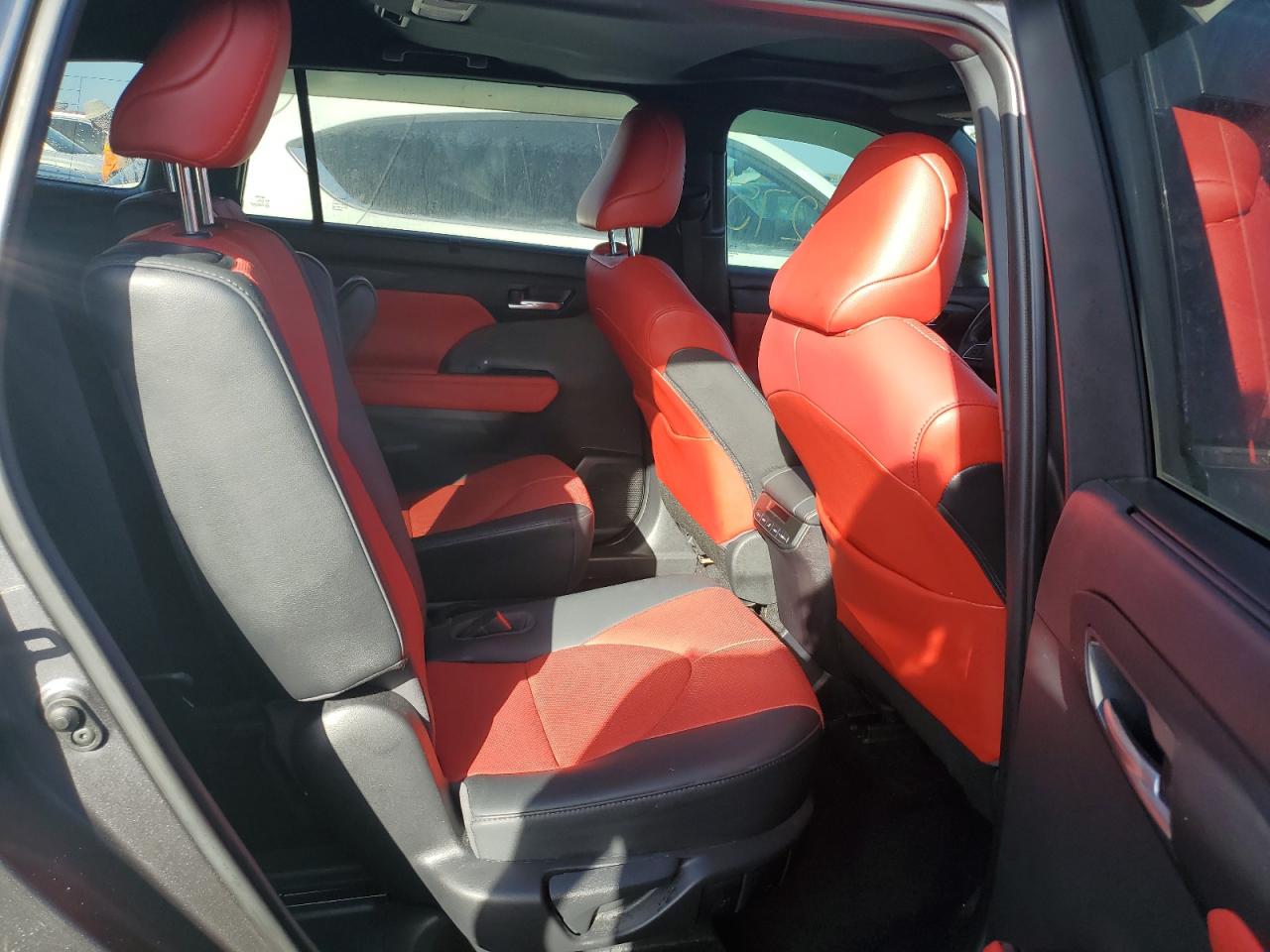 2021 Toyota Highlander VIN 5TDLZRAH9MS086505 Copart auction photo, water/flood damage thumbnail 11