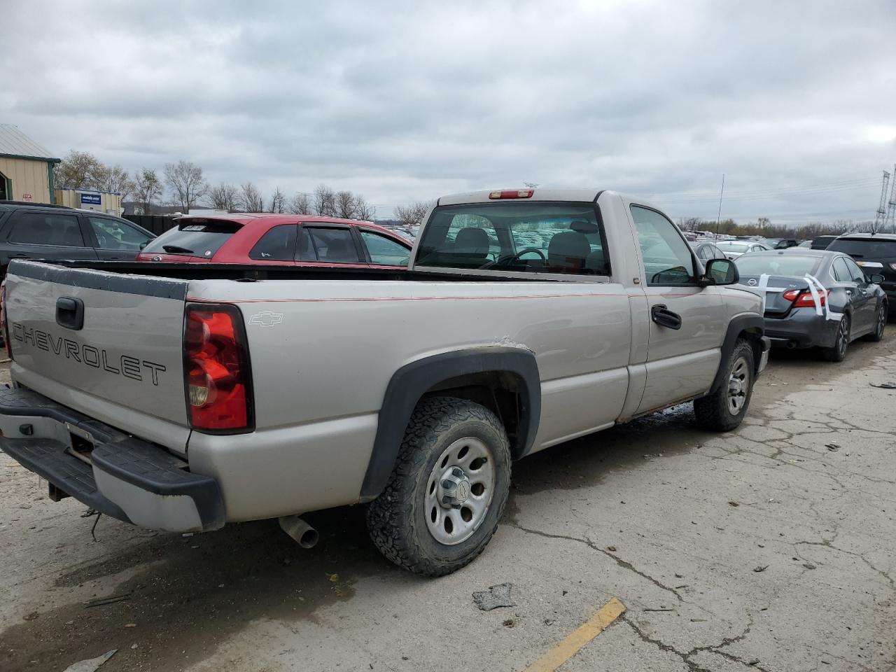 2005 Chevrolet Silverado VIN 1GCEC14X55Z358112 Copart auction photo, normal wear damage thumbnail 3