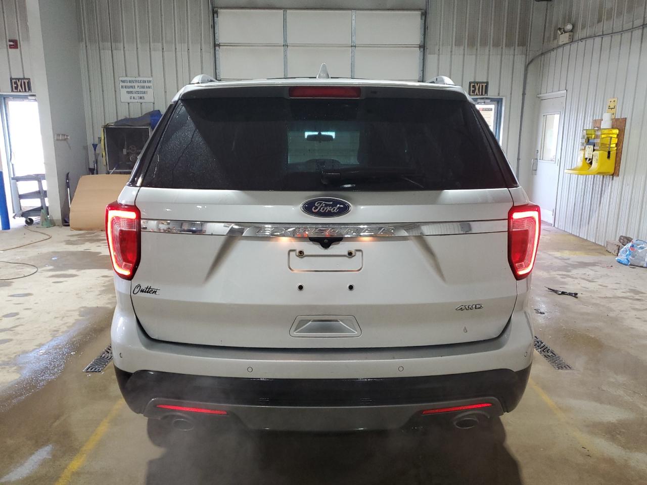 2017 Ford Explorer VIN 1FM5K8D85HGB26450 Copart auction photo, side / minor dent/scratches damage thumbnail 6