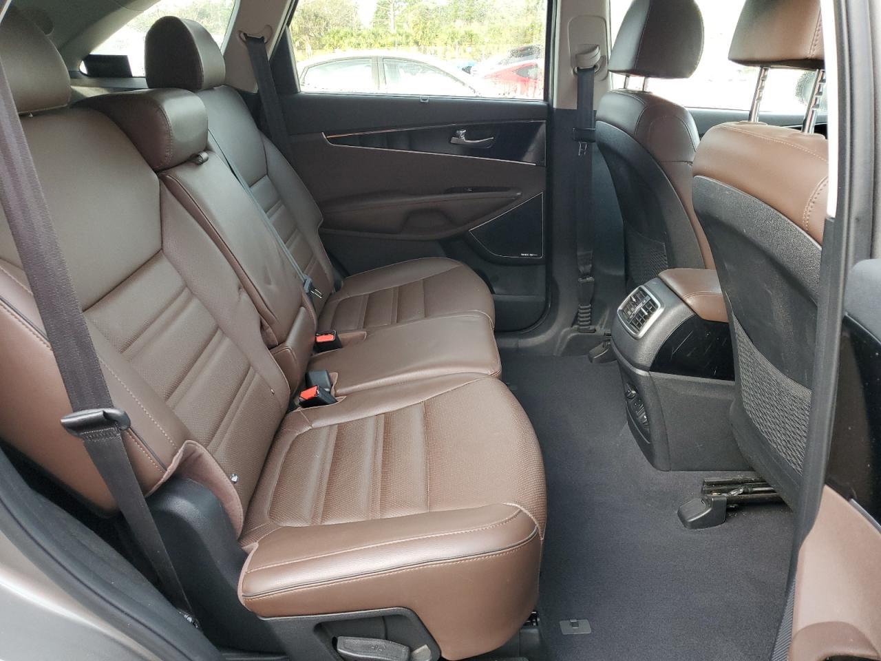 2019 KIA Sorento VIN 5XYPKDA59KG505820 Copart auction photo, rear end / minor dent/scratches damage thumbnail 11