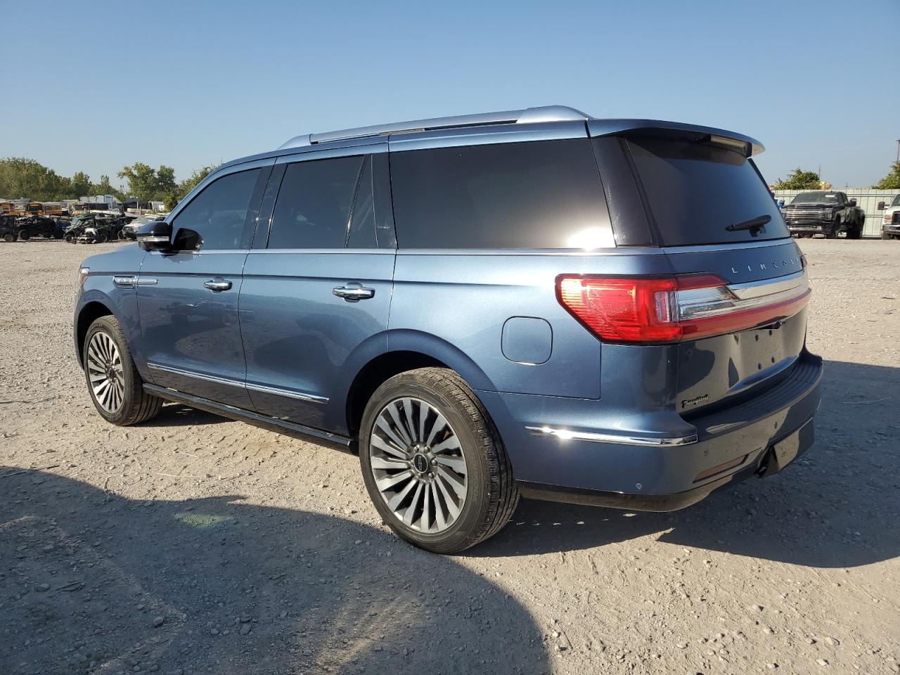 2018 Lincoln Navigator VIN 5LMJJ2LT0JEL00508 Copart auction photo, side / undercarriage damage thumbnail 2