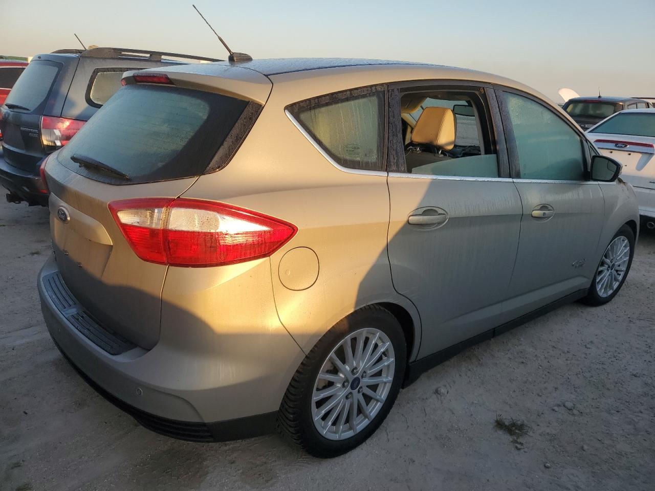 2016 Ford C-MAX VIN 1FADP5CU1GL119778 Copart auction photo, water/flood damage thumbnail 3