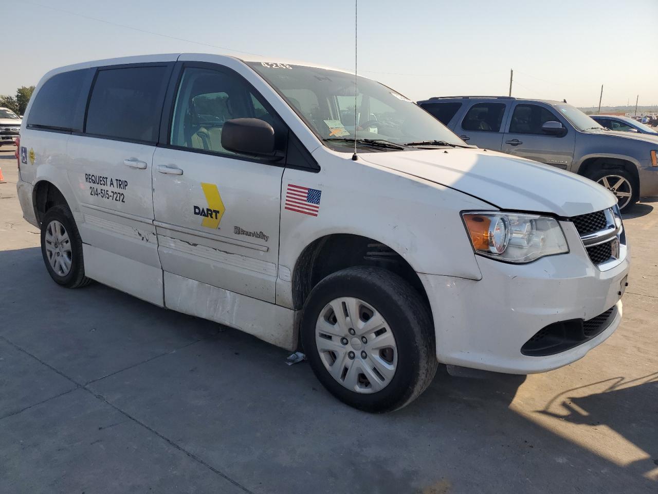 2017 Dodge Caravan VIN 2C4RDGBG1HR768036 Copart auction photo, minor dent/scratches damage thumbnail 4
