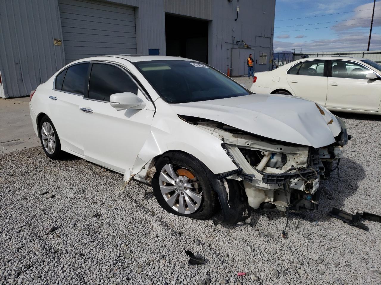 2014 Honda Accord VIN 1HGCR2F71EA018223 Copart auction photo, front end / side damage thumbnail 4