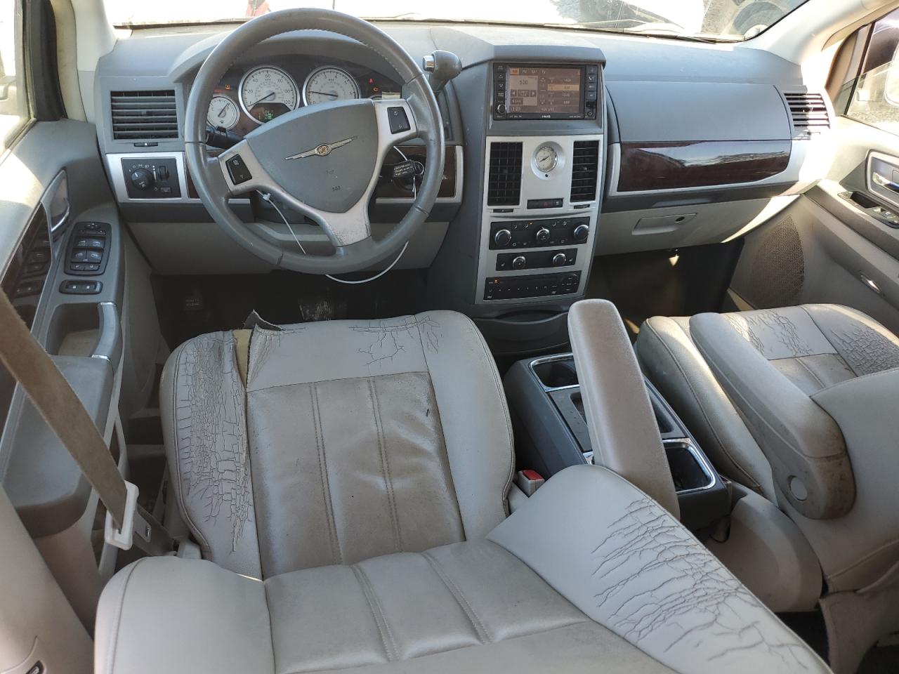 2010 Chrysler Town & Country VIN 2A4RR5D19AR150994 Copart auction photo, front end damage thumbnail 8