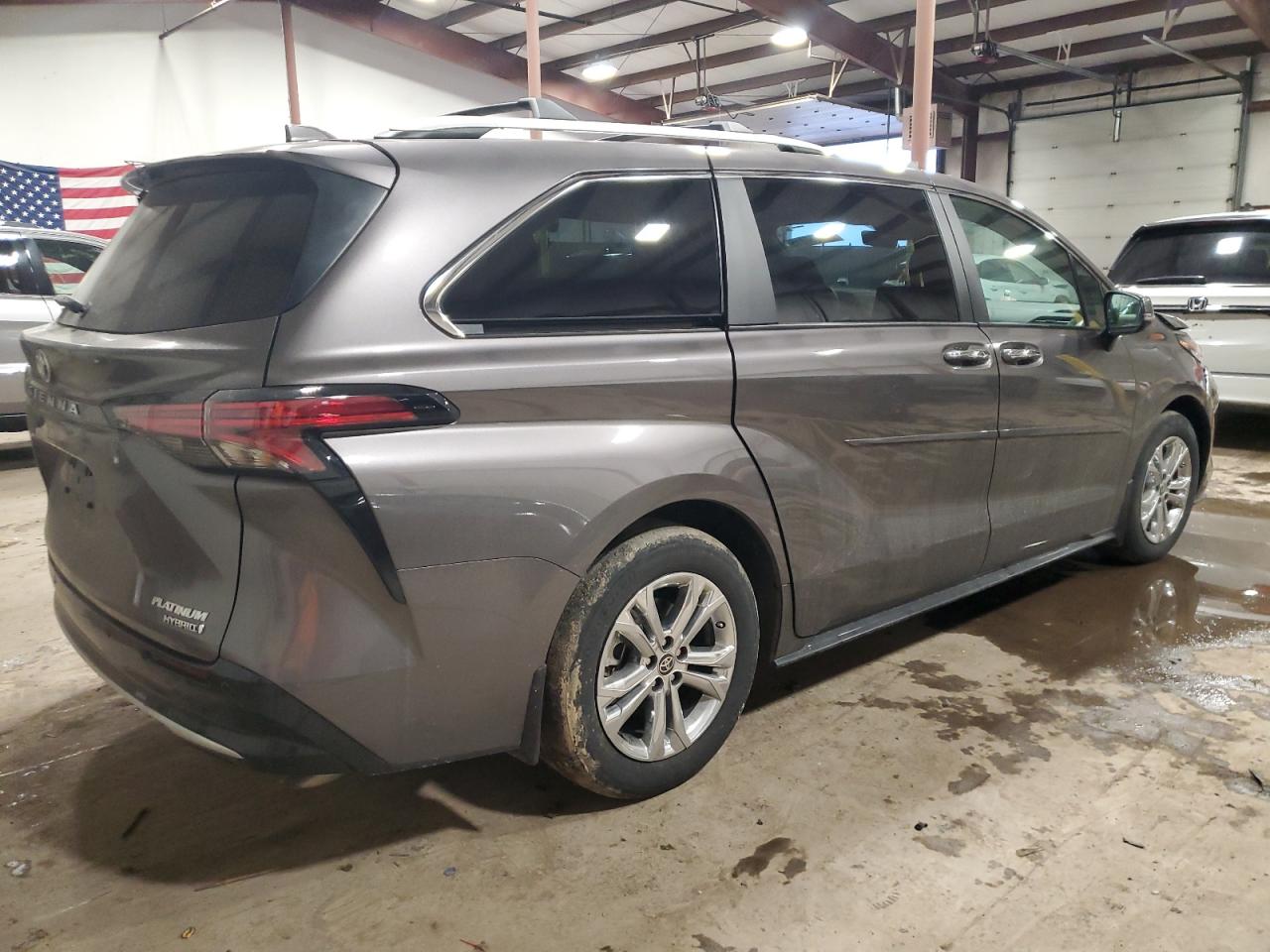 2023 Toyota Sienna VIN 5TDESKFC7PS082748 Copart auction photo, front end damage thumbnail 3