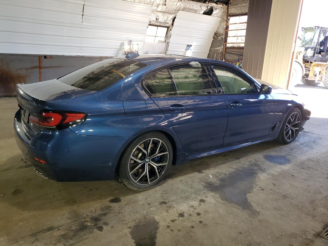 2021 BMW 5er VIN WBA73BJ08MWW92458 Copart auction photo, front end / side damage thumbnail 3
