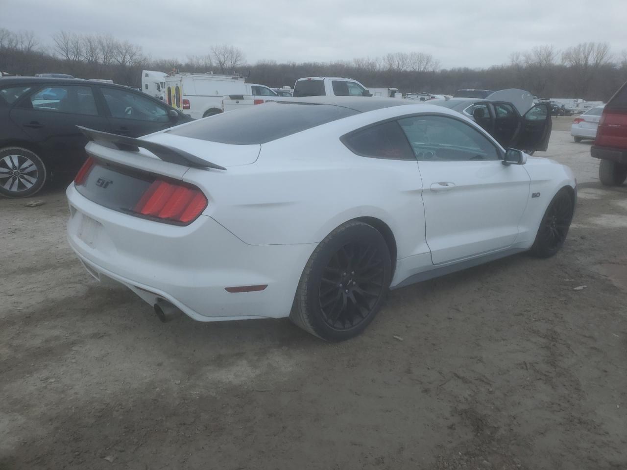 2016 Ford Mustang VIN 1FA6P8CF1G5328566 Copart auction photo, normal wear damage thumbnail 3
