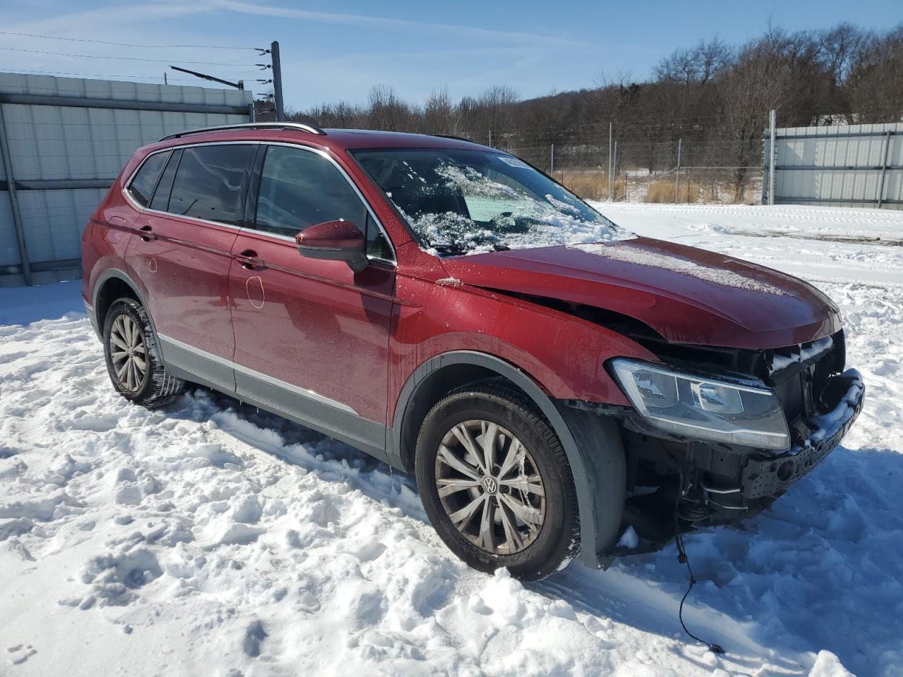 2018 Volkswagen Tiguan VIN 3VV2B7AX7JM013657 Copart auction photo, front end / side damage thumbnail 4
