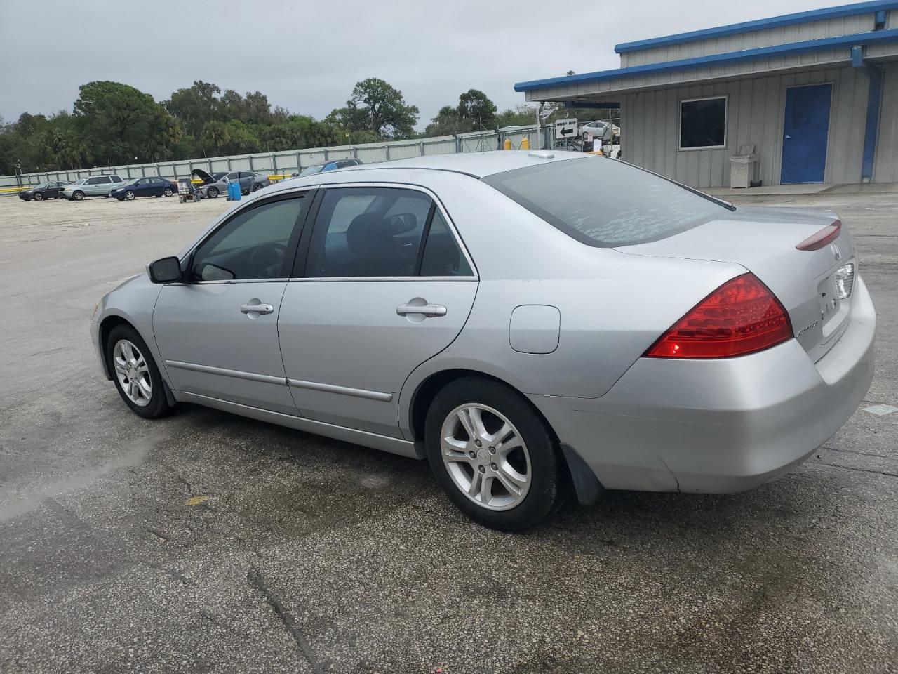 2007 Honda Accord VIN 1HGCM56837A101986 Copart auction photo, front end / minor dent/scratches damage thumbnail 2