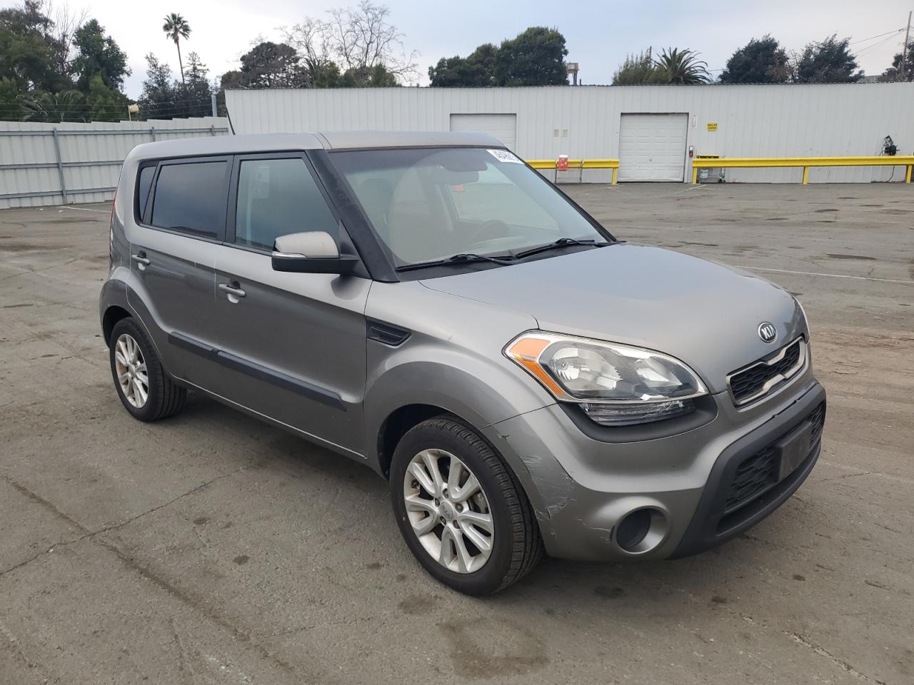 2013 KIA Soul VIN KNDJT2A60D7526667 Copart auction photo, side / vandalism damage thumbnail 4