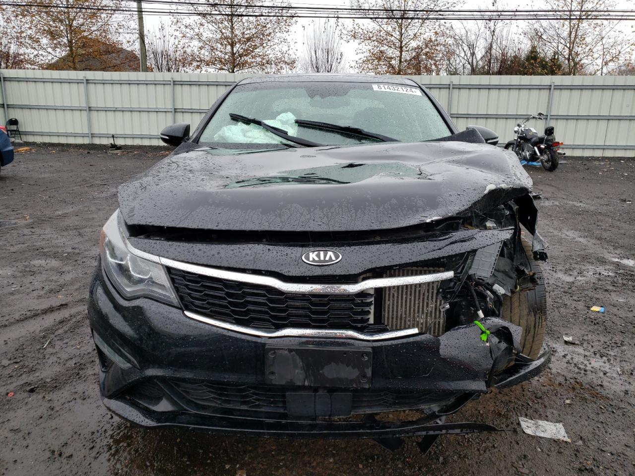 2018 KIA Optima VIN 5XXGW4L23KG327706 Copart auction photo, front end / minor dent/scratches damage thumbnail 5