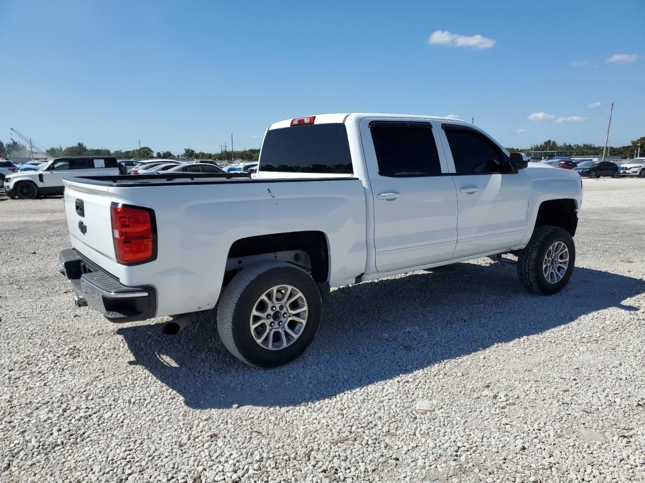 2016 Chevrolet Silverado VIN 3GCUKREC6GG137159 Copart auction photo, front end / minor dent/scratches damage thumbnail 3