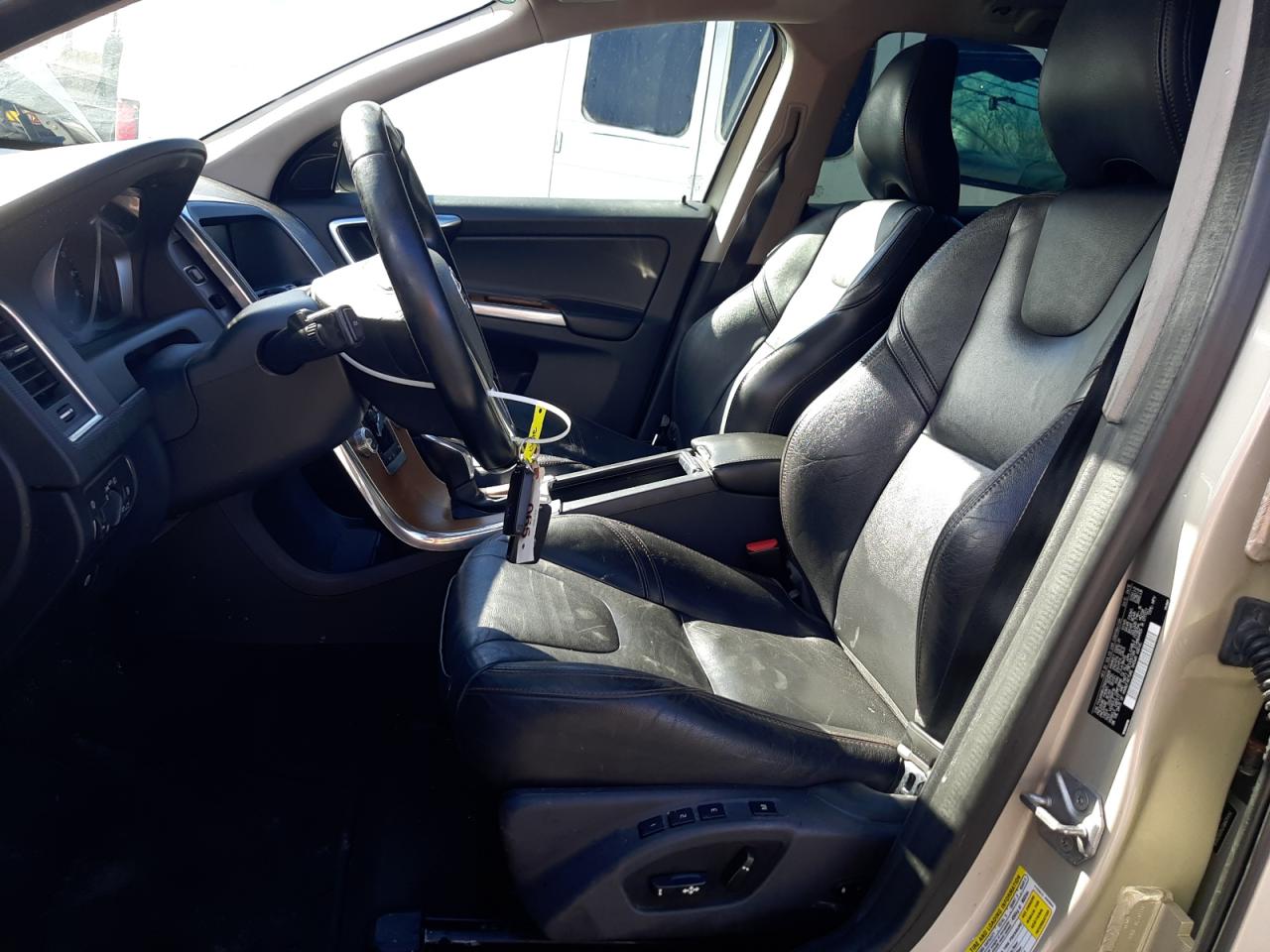 2017 Volvo XC60 VIN YV440MRU7H2002808 Copart auction photo, front end damage thumbnail 7
