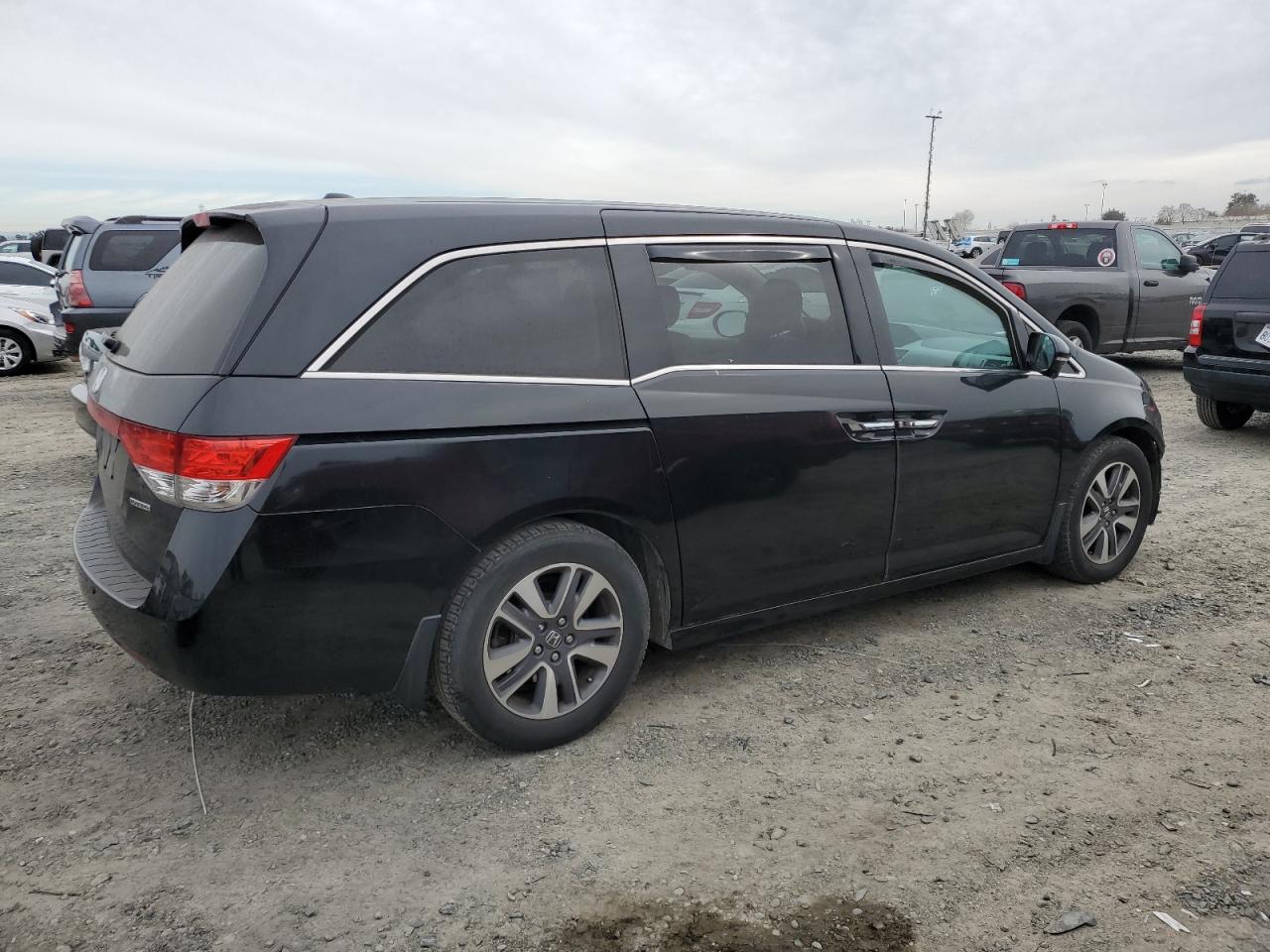 2015 Honda Odyssey VIN 5FNRL5H96FB022870 Copart auction photo, front end damage thumbnail 3